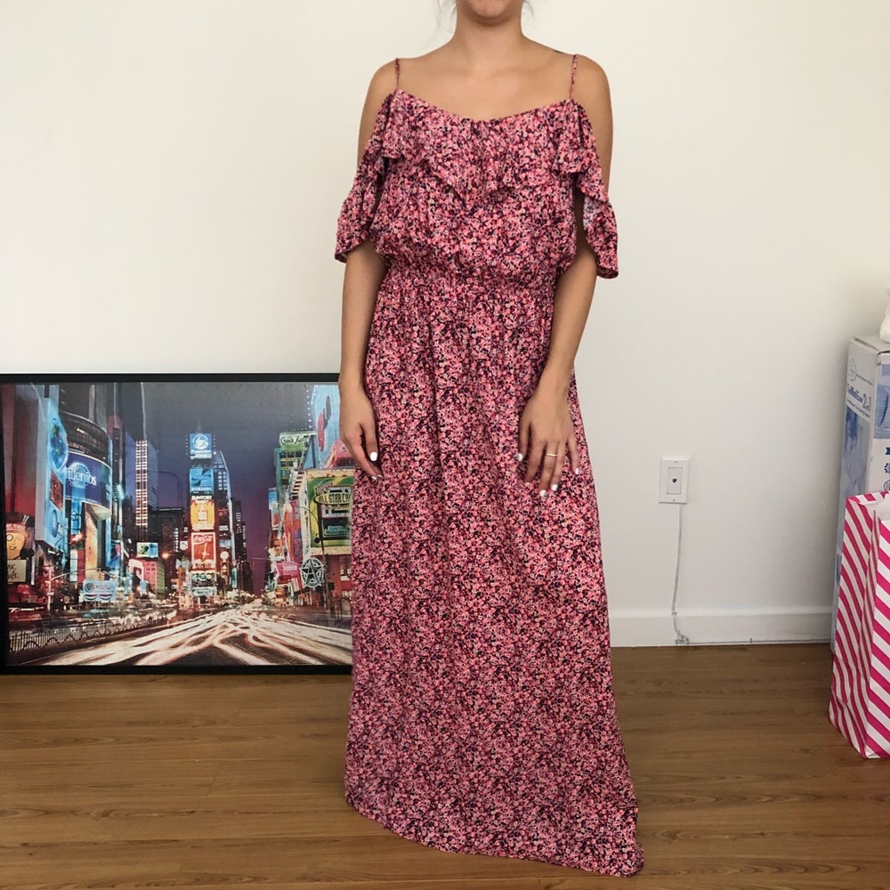 ⛔️SOLD⛔️Off Shoulder Maxi Dress